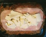 Foto del paso 3 de la receta: Pastel de carne relleno de jamón, queso y albahaca