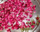 عکس مرحله 1 از دستور خشک کردن گل محمدی