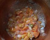 A picture of step 2 of Bhindi gravy.