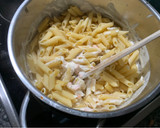 Foto del paso 6 de la receta: Macarrones con salmón, alcaparras y cherry