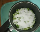 Foto del paso 4 de la receta: Medallones de cerdo, ensalada de verdolagas y "jugo verde"
