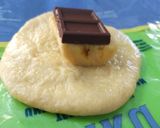Foto langkah ke 2 dari resep Roti Pisang Coklat Keju Wijen.