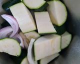 Foto del paso 1 de la receta Crema de calabacín, hinojo y cebolla en Monsieur Cuisine