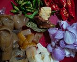 Foto langkah ke 1 dari resep Tumis Kikil Kecap.