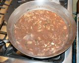 A picture of step 6 of Muhroom sauce.
