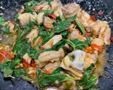 รูปขั้นตอนการทำที่ 4 ของ กะเพราไก่