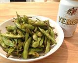 A picture of step 4 of Easy Pan-Roasted Edamame Snack.