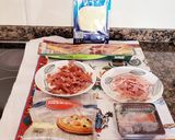 Foto del paso 1 de la receta Cañas de hojaldre de jamón serrano, jamón york, quesos y sobrasada