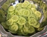 Une image de l'étape 6 de Salade de concombre et radis noir au skyr et ciboulette.