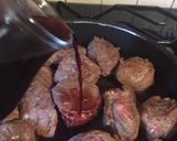 Une image de l'étape 3 de Carrillada (joue de porc confite).