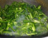 A picture of step 4 of Capsicum with chicken mince.