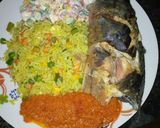 A picture of step 1 of Fried rice stew, garden salad, frying cat fish.