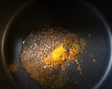 A picture of step 2 of Cauliflower curry - vegan.