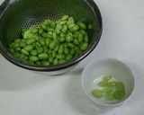 A picture of step 1 of Easy Zunda Paste with Frozen Edamame.