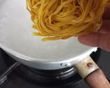 Foto langkah ke 2 dari resep Mie Sanggul Goreng Pedas.