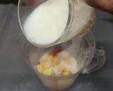 A picture of step 3 of Apple Cinnamon Soya Shake.