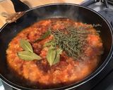 Une image de l'étape 9 de Sauce tomate à l'ail, oignon, herbes aromatiques et vin rouge.