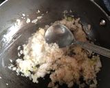 A picture of step 4 of Paneer momos.