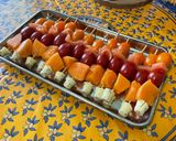 Une image de l'étape 8 de Minis brochettes apéro au saumon, melon, tomates et fromage.