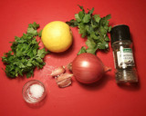 Foto del paso 5 de la receta: Pollo al limón, en salsa de hígado y ajos