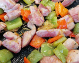 Foto del paso 5 de la receta: Pavo con pimientos en salsa de soja