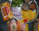 ચીઝ બર્સ્ટ બ્રેડ પીઝા (Cheese Burst Bread Pizza Recipe In Gujarati) રેસીપી સ્ટેપ2ફોટો