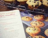 Foto langkah ke 7 dari resep Bakery style vanilla chocochips muffin (tintin rayner's).
