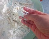 Foto langkah ke 2 dari resep Enoki Crispy.