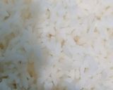 Foto langkah ke 1 dari resep Nasi goreng kunyit daun jeruk.
