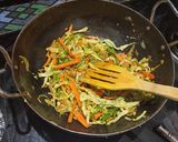 A picture of step 2 of Veg chowmein.