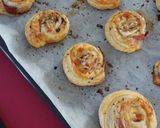 Foto del paso 4 de la receta: Espirales de hojaldre jamón y queso (canapés)