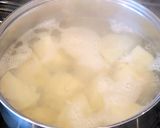 A picture of step 4 of Roast Potatoes made for only the best.
