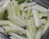 Foto langkah ke 4 dari resep Acar Timun Simple.