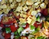 তাওয়া বেকড পিজ্জা (tawa baked pizza recipe in Bengali) রেসিপির ধাপ 2 ছবি
