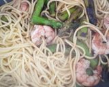 Foto del paso 5 de la receta Spaguetti con Trigueros y Gambones al Pesto de Salmón