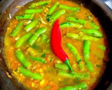 Foto del paso 5 de la receta: Tajine de habas tiernas con jureles blancos
