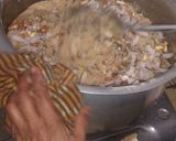 A picture of step 5 of Suji ka halwa.