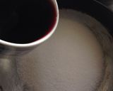 Foto del paso 5 de la receta: Peras al vino con merengue de vino tinto