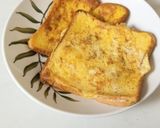 Foto langkah ke 4 dari resep Roti Telur Dadar - very simple breakfast!.
