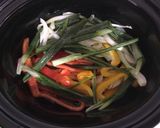 Foto del paso 2 de la receta Huevos fritos con verduras en olla lenta