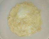 A picture of step 3 of DIY beef burger with egg.