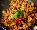 รูปขั้นตอนการทำที่ 7 ของ น้ำพริกหนังไก่ทอด