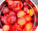સ્ટ્રાેબેરી પોપ સોડા (strawbarry Pop Soda Recipe In Gujarati) રેસીપી સ્ટેપ1ફોટો