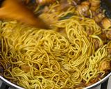Gambar langkah 4 resipi Mee Goreng Basah Sempoi.