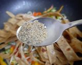 A picture of step 3 of Leftover chapati noodles in 10 minutes.