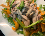 Foto del paso 2 de la receta: Ensalada de perdiz en escabeche con crudités y granada