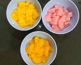 Foto langkah ke 2 dari resep Fruit Salad creamy sauce.