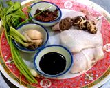 รูปขั้นตอนการทำที่ 1 ของ เส้นหมี่หุ่นน้ำปีกไก่ตุ๋น