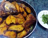 A picture of step 2 of Sorisha dia Rohu macha (rohu mustard curry).
