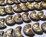 Foto langkah ke 7 dari resep Choco Almond Cookies.